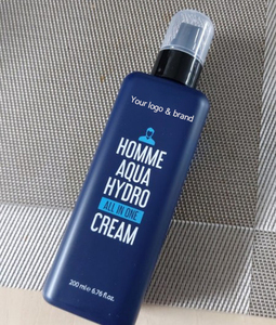 Apaiser, raffermir, illuminer. Notre crème mentholée 6-en-1 est l'essentiel après-rasage idéal pour l'homme moderne et actif. - Product Image 1