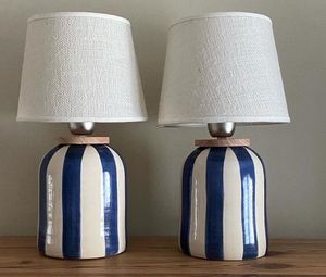 Lámpara de Mesa Moderna Hecha a Mano con Incrustaciones de Hueso, Patrón Zigzag Azul y Blanco, Ecológica y Duradera |   Decoración Multifuncional para el Hogar - Product Image 5