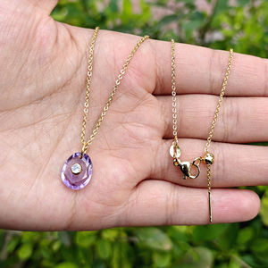 Collier minimaliste en améthyste avec petit accent en zircon cubique, pendentif en forme d'œuf, chaîne en or plaqué 18 carats. - Product Image 2