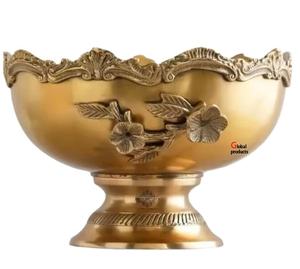 Tazón de servicio de diseño de metal con acabado dorado de aspecto real para restaurante y bar de hotel - Product Image 1