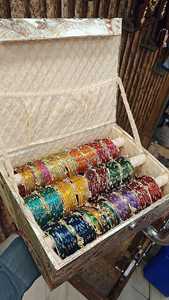 กล่องคอมโบคุณภาพพรีเมียมประกอบด้วยกำไลแก้วสวยงามพร้อมกำไลแบบแคชเมียร์ กล่องคอมโบขายดี เหมาะสำหรับทุกโอกาส - Product Image 5