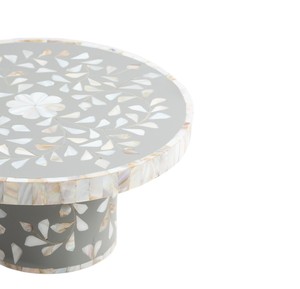 Soporte para tartas de nácar incomparable, elegante plato de mosaico de conchas marinas para cenas de lujo y presentaciones de banquetes. - Product Image 2