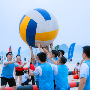 ขายส่งลูกวอลเลย์บอลเป่าลมขนาดใหญ่สำหรับกิจกรรมสร้างทีม เวียดนาม ผลิตจาก PVC ใช้ได้ทุกฤดู ยี่ห้อ Thuy Linh ติดตั้งง่าย ใช้ได้ภายใน 5-10 วัน พกพาสะดวก ปลอดภัย - Product Image 4