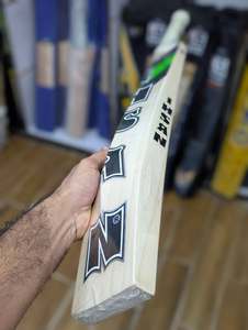 Bate de Críquet Ihsan Sports All Pro Edition, Duradero y Ligero, de Madera de Sauce Inglés, para Mano Derecha/Izquierda, con Funda y Agarre Adicional - Product Image 2