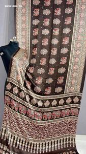 Collection Premium de Saris en Soie Douce avec Broderie Gajji, Travail Miroir et Imprimé Ajrakh – Collection de Mode Féminine du Fabricant - Product Image 2