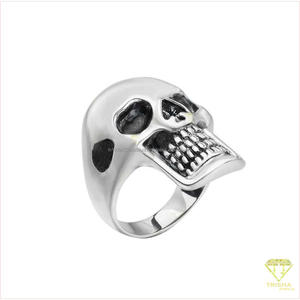 Anillo de Plata de Ley 925 con Esqueleto y Moissanita, Joyería Gótica para Hombre, Proveedores Mayoristas, Importadores y Marcas de Boutique - Product Image 1