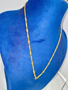 Chaîne en or massif 22 carats, texture complexe, maillons tressés, fermoir en S, bijoux indiens traditionnels pour hommes et femmes, usage quotidien. - Product Image 3