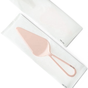 ที่ตัดเค้กทรงสามเหลี่ยมทำจากกระดาษ22ซม. ทำจากมาการองในไต้หวัน - Product Image 1