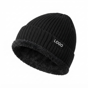 Bonnet d'hiver en tricot côtelé doublé en polaire sherpa, couleur noire unie, pour un usage décontracté, unisexe. - Product Image 3