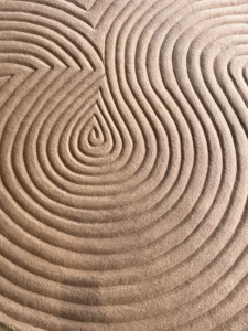 Tapis indien fait main, motif abstrait moderne, 100% laine de Nouvelle-Zélande, beige sable, poils longs, épais, anti-taches, anti-chute de poils, tapis pour la maison - Product Image 2