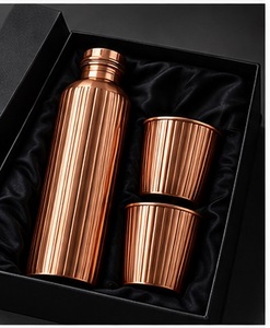 Elegante Juego de Botella de Agua de Cobre con 2 Tazas, Grabado Floral, Portátil, con Tapa, para el Hogar - Product Image 2