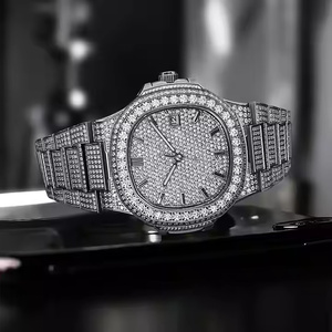 Montre à quartz élégante pour homme avec diamants Moissanite, style moderne et luxueux, entièrement sertie de diamants Moissanite - Product Image 4