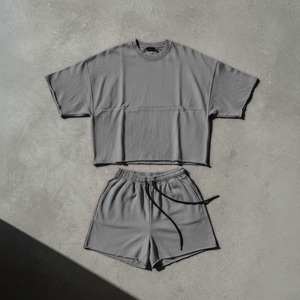 ชุดเซ็ตเสื้อยืดแขนสั้นสีดำสำหรับผู้ชาย 2 ชิ้น กางเกงขาสั้นคาร์โก้ มีกระเป๋าซิป เสื้อยืดแขนสั้นมีกระเป๋าหน้า เสื้อผ้าผู้ชายไซส์ใหญ่ - Product Image 3