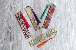 Marcapáginas Decorativo de Resina con Hojuelas Doradas, Personalizado con Nombre, Estilo Art Deco, Regalo Personalizado para Estudiantes y Profesores - Product Image 3