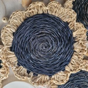 Sous-verre décoratif en rotin et raphia, fait main, en fibres naturelles, accessoire de table pour la salle à manger, les mariages et la décoration intérieure - Product Image 4