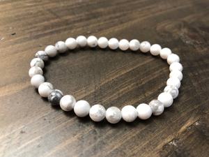 Bracelets en Howlite de Qualité Supérieure pour le Chakra et le Feng Shui, Design Élégant avec Perles, Vente en Gros - Product Image 5