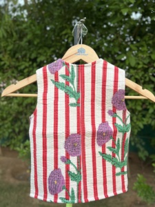 Veste en coton matelassée à motifs imprimés faite à la main pour enfants |   Gilet sans manches à fleurs pour enfants - Product Image 5