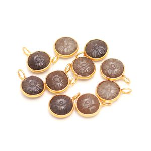 Colgante de Flor Tallada en Piedra Lunar Gris Natural con Baño de Oro Vermeil, Plata de Ley 925, Gema de Piedra Lunar, Joyería de Cristal Curativo - Product Image 1