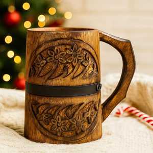 Chope artisanale moderne d'inspiration vintage en bois avec gravure florale, sangle en métal noir, bois poli, qualité supérieure - Product Image 1