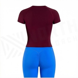 Ensemble de yoga respirant pour femme North Approach, haut court uni à manches courtes et col rond, leggings taille haute en Spandex et Polyester - Product Image 2