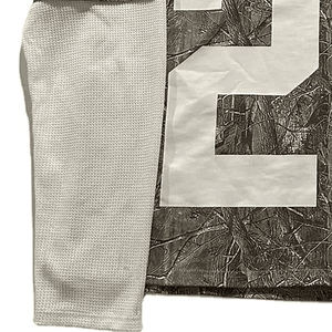 Camiseta de Manga Larga con Estampado de Camuflaje y Número 22 para Hombre, Jersey Deportivo con Cuello Redondo, Corte Regular, Transpirable, de Poliéster Tejido - Product Image 3