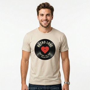 Camiseta Personalizada para Hombre Color Granate, Diseño Vintage con Tipografía de Historias Atemporales, Estilo Desgastado, Camiseta Retro de Algodón al por Mayor - Product Image 3