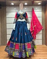 Ensemble de vêtements ethniques de luxe en soie modale Bandhani Chaniya Choli avec dupatta à franges, entièrement cousu, pour Navratri et mariage