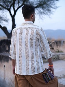 Camisa Blanca de Algodón Hecha a Mano para Hombre con Rayas Marrones Tradicionales de Rajasthani con Estampado a Bloque, Estilo Étnico Informal - Product Image 6