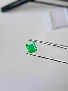 Natural Emerald Zambia <b>square</b> cut 1.07 cts AAA Grade with superb luster nice color perfect polishing and making at cheap price - Product Image 1