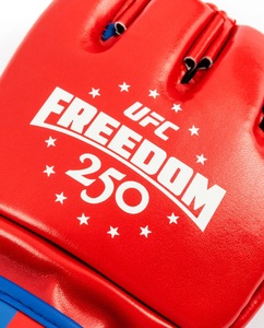Gants de MMA UFC Freedom 250, rouge et bleu, demi-doigts, fermeture auto-agrippante, unisexe adulte, en cuir, anti-humidité, arts martiaux - Product Image 5