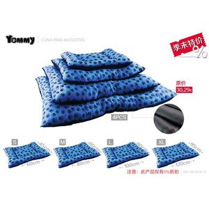 Ensemble de 4 lits pour animaux Yommy, bleu royal avec motif empreinte de patte, pour chiens et chats - Product Image 1