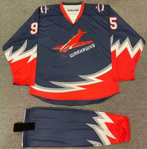 Ensemble uniforme personnalisé de pantalon et maillot de hockey sur glace |   Personnalisé par sublimation, 100% polyester |   Vêtements de sport pour hockey sur glace pour équipes professionnelles - Product Image 1