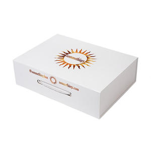 Boîtes cadeaux personnalisées pour vêtements avec poignées à cordon, boîtes d'emballage rigides pour vêtements, adaptées aux t-shirts, robes et sweats à capuche - Product Image 1