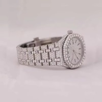 Montre de créateur élégante en argent pour femme, choix de bijoux haut de gamme, cadeau idéal pour les passionnées de mode