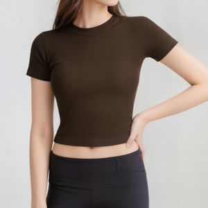 T-shirt de sport personnalisé pour femme, coupe ajustée, en jean, manches courtes, col rond, sublimation, pour fitness et gym - Product Image 1