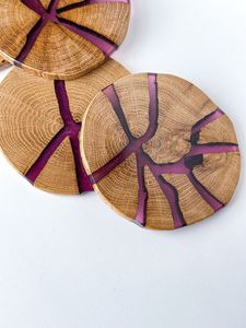 Posavasos Artesanales de Madera y Resina para el Hogar y la Oficina con Incrustaciones de Resina Morada, Posavasos Modernos Hechos a Mano - Product Image 1