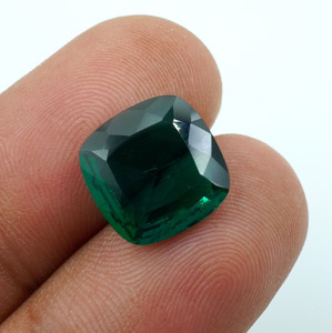 HAYAAT GEMS Esmeralda Zambiana Cultivada en Laboratorio, Corte Cojín, 4.60 Ct, Gema Facetada con Cambio de Color Natural para Joyería - Product Image 1