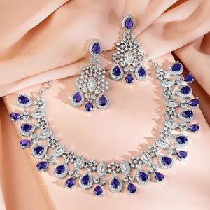 Parure de bijoux ethniques plaqués or avec collier, boucles d'oreilles et coiffe à motif floral pour femme, idéale pour les mariages et la mode - Product Image 6