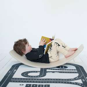 Vente en gros Planche d'équilibre éducative Montessori en bois naturel pour enfants Jouet écologique Planche de surf Wobbel - Product Image 1