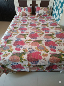 Couvre-lit imprimé floral et oiseaux, style bohème, moderne, toutes saisons, en denim patchwork, rembourrage en coton fait main, pour usage domestique - Product Image 2