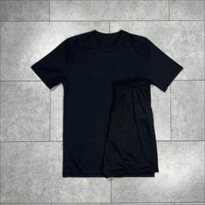 Vêtements de sport Denish pour hommes, ensemble 2 pièces été, t-shirt à manches courtes et short de course, design uni, 100% polyester respirant, sportif - Product Image 1