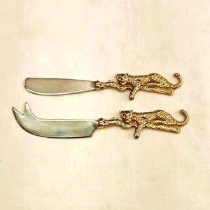 Palmera dorada de latón, mango de acero inoxidable hecho a mano, esparcidor de queso dorado y rebanador de queso - Product Image 3