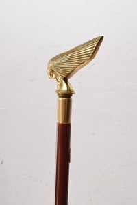 Bâtons de marche rustiques modernes en bois naturel écologique avec poignée en laiton poli, idéaux pour les cadeaux - Product Image 4