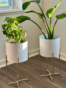 Pots de fleurs modernes en métal blanc avec supports dorés, élégants porte-fleurs d'intérieur pour salon, bureau, chambre, balcon et luxe - Product Image 3