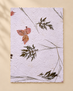 Hojas de Papel Botánico Hechas a Mano de Lujo con Hojas Prensadas Reales y Textura Floral para Invitaciones de Boda y Empaque de Regalos - Product Image 1