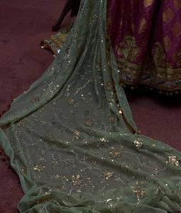 Vestido largo afgano con bordados elaborados, detalle intrincado en el escote, falda completa y motivos tribales tradicionales. Perfecto. - Product Image 3