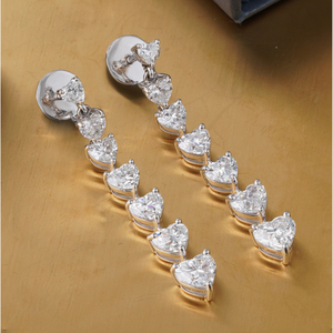 Pendientes de Diamante Cultivado en Laboratorio con Corte Corazón de 5.36 CT, Diseño de Aro Chapado en Oro Blanco de 14K y Oro de 18K, para Boda o Fiesta - Product Image 3