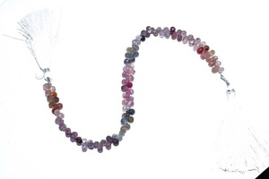 Vente en gros de pierres précieuses naturelles à facettes multiples en spinelle Briolette de perles à facettes multiples en spinelle pour la fabrication de bijoux - Product Image 4
