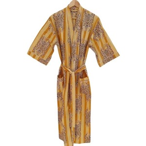 Kimono en coton jaune moutarde à imprimé tigre – Kaftan long à motif animal rayé - Product Image 2