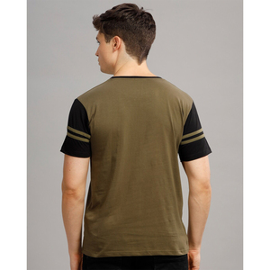 T-shirt à manches courtes pour homme, vert olive, avec bande contrastée noire, coupe ajustée, décontracté, tricoté, col rond - Product Image 6